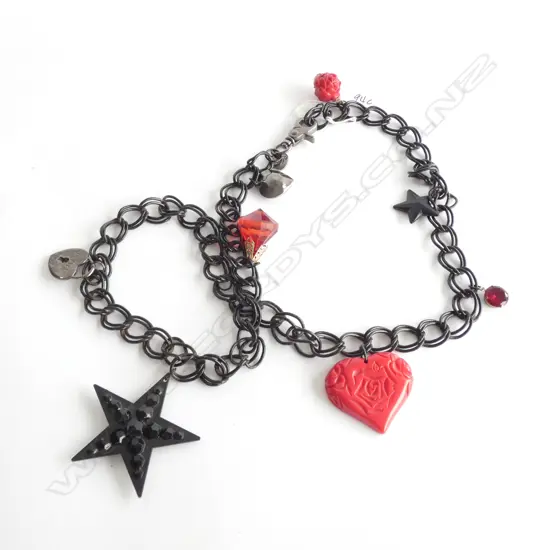 BETSEY JOHNSON RED /BLACK CHAIN BELT/NECKLACE DECORATED 980MM