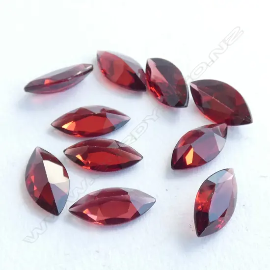 17CT FACETED GARNETS 10 NAVETTE STONES