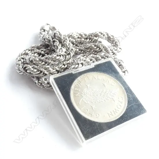 COSTUME CHAIN AND 1949 NZ CROWN