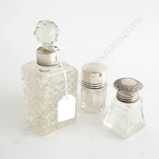 3 STG TOPPED CRYSTAL BOTTLES 