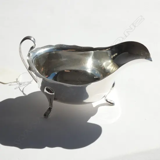 SILVER SAUCE BOAT, EMILE VINER, SHEFFIELD 1950 100gm