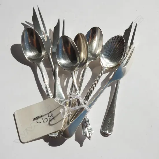 4 +2 SILVER TEASPOONS & 4 SILVER CAKE FORKS 124gm