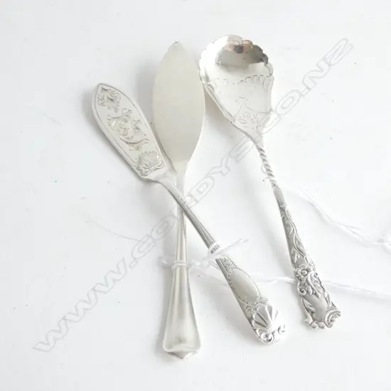 2 SILVER BUTTER KNIVES (SHEFF 1897 &1927) & JAM SPOON (SHEFF 1916