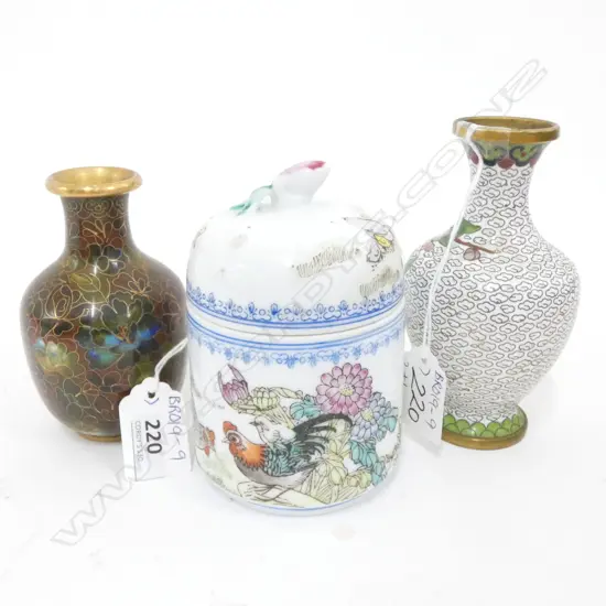 FAMILLE ROSE EGG SHELL POT (120 X 75MM) & TWO CLOISONNE VASES - LARGEST H. 130MM