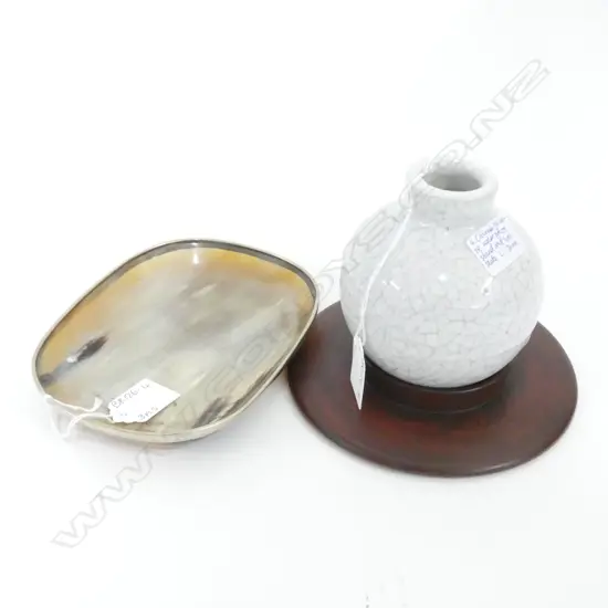 CHINESE GE WARE WATER POT ON STAND & SM HORN PLATE,  W. 170MM