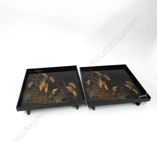 PAIR OF LACQUERED CEDAR 19TH CENTURY TRAYS WITH APPLIED MAKI-E GILDED GRAINS 310 x 310 x 70MM