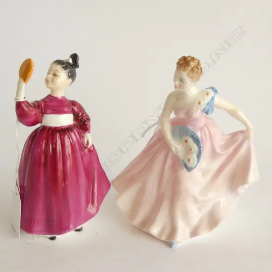 2 R/DOULTON FIGURINES 'VANITY' HN2475 & 'INVITATION' HN2170 H.140mm