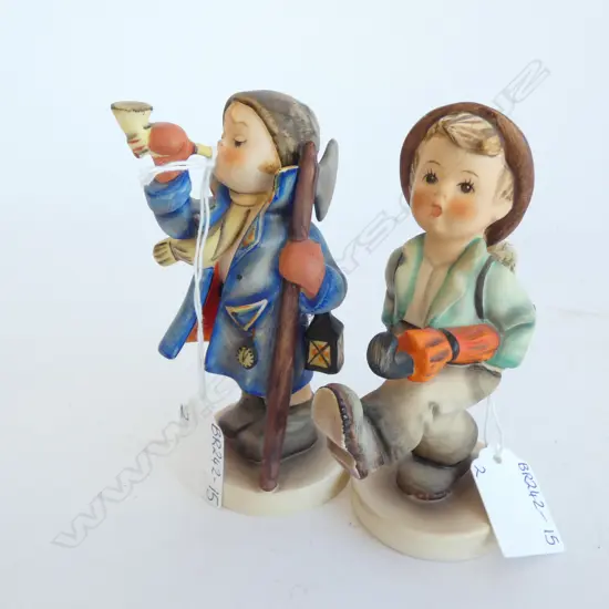 PR HUMMEL FIGURINES; #15 HEAR YE & #79 GLOBE TROTTER H. 135MM
