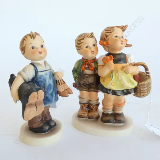 2 HUMMEL FIGURINES; #49 TO MARKET &  #143 BOOTS H.140MM