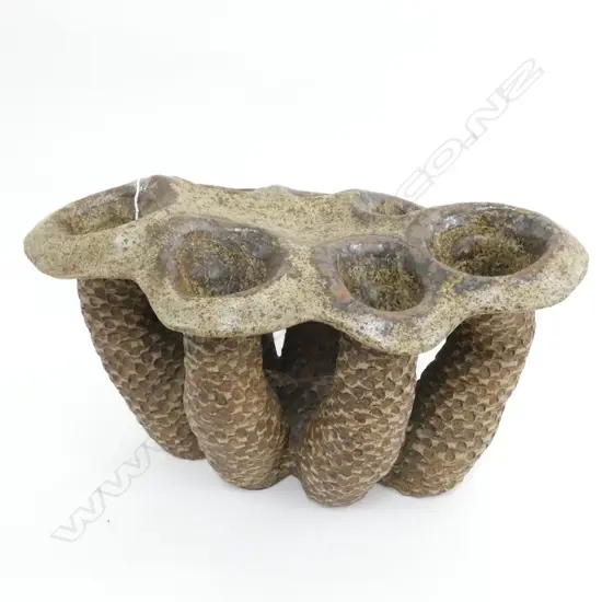 (19951) LGE NZ STUDIO POTTERY 7 SECTION VASE