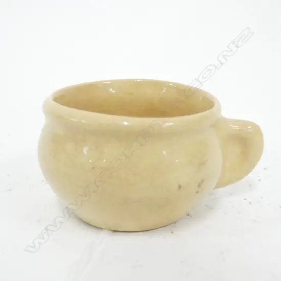 AMBRICO/C.LYNN SALESMAN'S SAMPLE BED PAN 