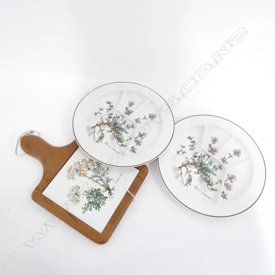 PR VILLEROY & BOCH DIVIDED DISHES (DIA 245MM) & WOOD FRAMED CHEESE BOARD (185 X 300MM)