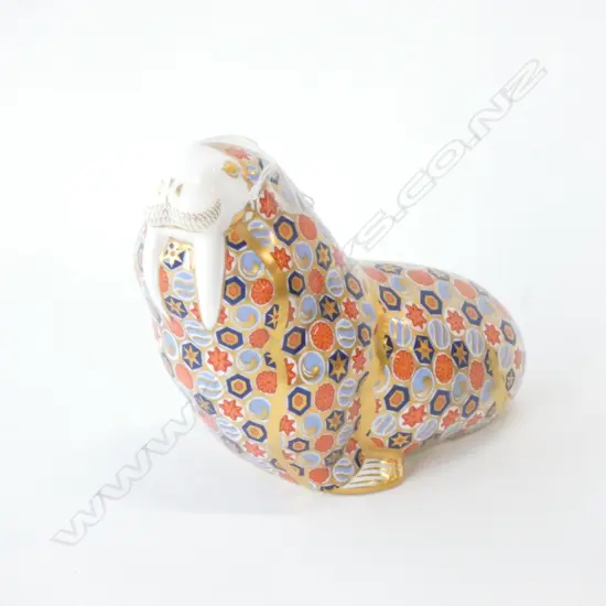 ROYAL CROWN DERBY WALRUS PAPERWEIGHT L 130 MM C1970/80