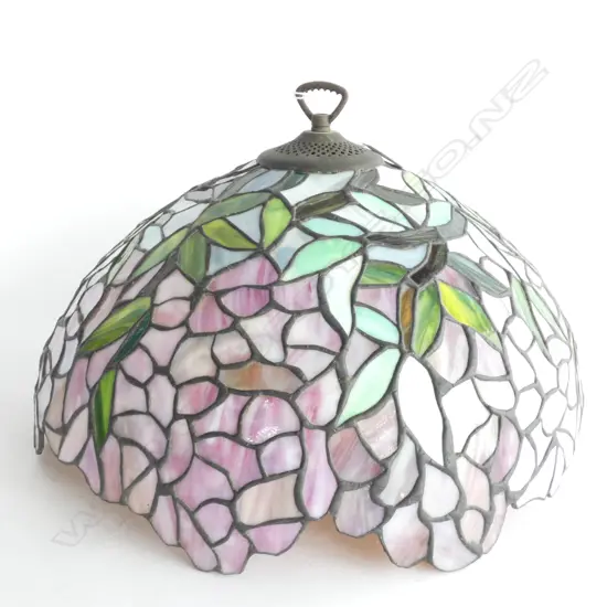 TIFFANY STYLE LIGHT SHADE 430mm dia