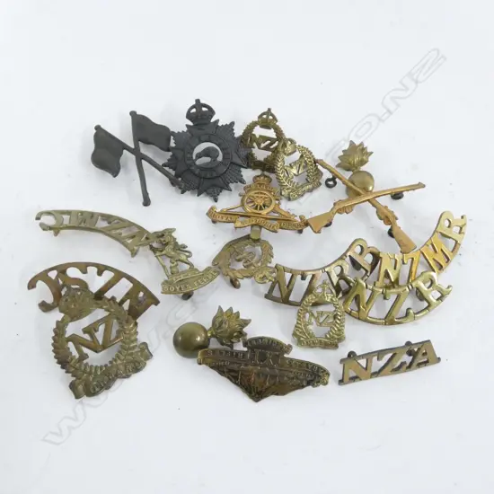 BAG ASST. NZ WAR BADGES ETC