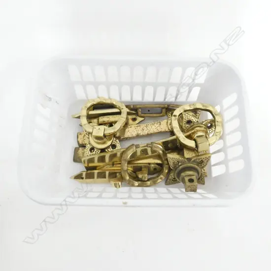 LOT ASST BRASS LEVER STYLE LOCKS
