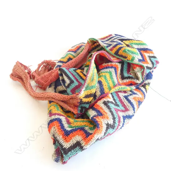 PNG WOVEN BILUM BAG BRIGHT COLOURS