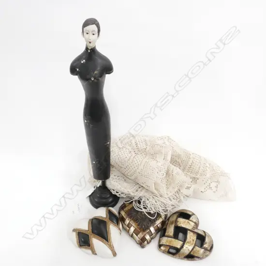 3 HEARTS, FIGURE H.470mm, LACE 