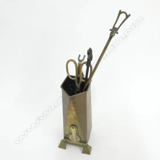 ARTS AND CRAFTS ERA FIRESIDE SET 