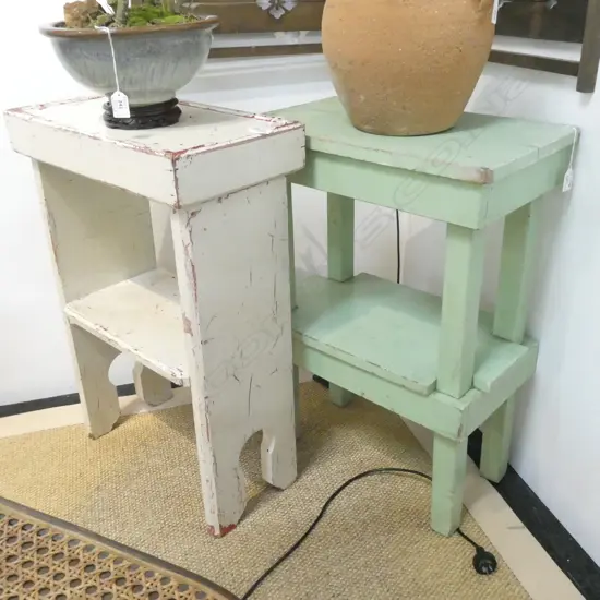 2 PAINTED WOODEN SIDE STANDS H 730 MM