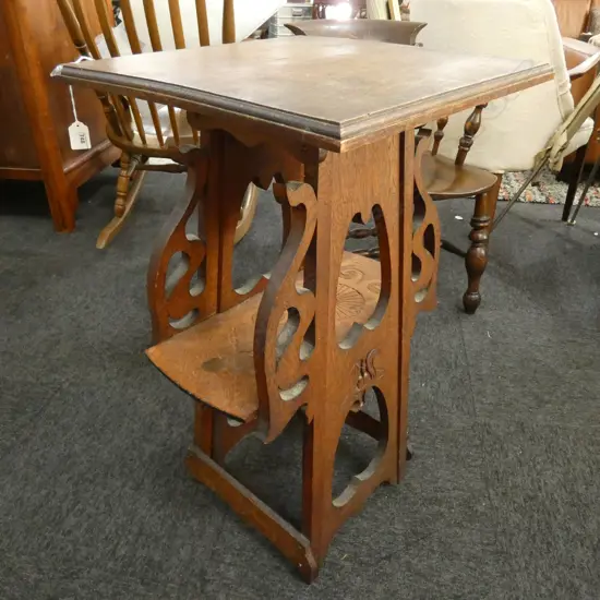 OAK ARTS & CRAFTS SIDE TABLE H.785mm