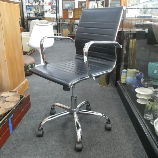 AS NEW EAMES STYLE CHROME FRAME OFFICE CHAIR