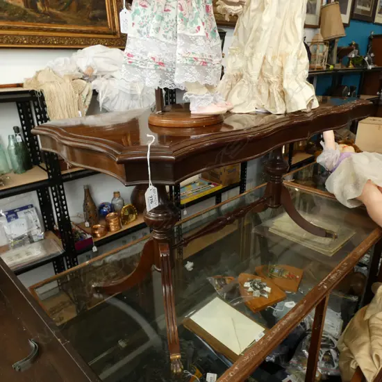 QUEEN ANNE STYLE TABLE...