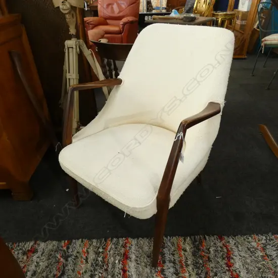 WHITE BOUCLE RETRO ARM CHAIR 