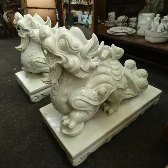 PR LARGE AND HEAVY VIETNAMESE WHITE MARBLE TEMPLE DRAGON DRAGONS ON PLINTHS AF