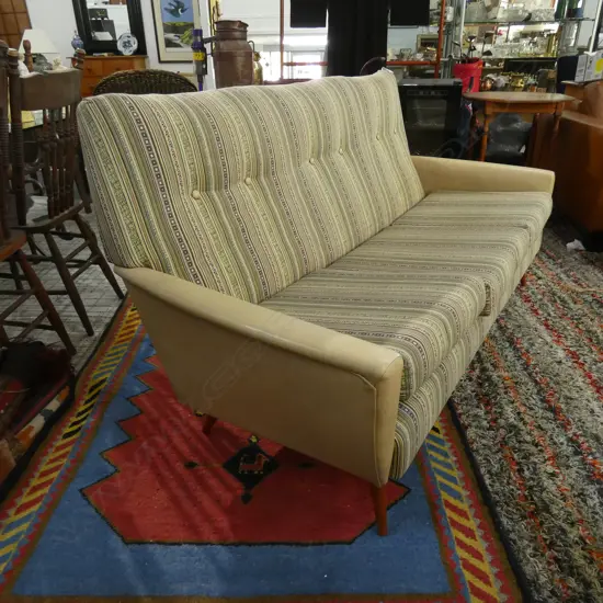 3 PCE RETRO VINYL SUITE; SOFA & 2 ARMCHAIRS
