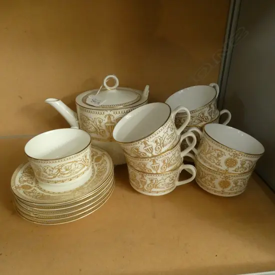 ROYAL WORCESTER 'HYDE PARK' PART TEA SET; JUG AF (HANDLE INSIDE), 9 CUPS, 6 SAUCERS, MILK & SUGAR