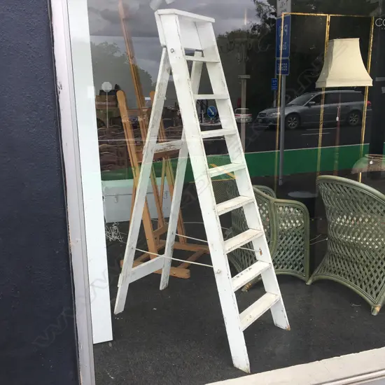 RUSTIC WHITE PAINTED LADDER H.1800mm