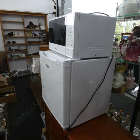 HALER FRIDGE HBF55W & SAMSUNG MICROWAVE ME83D