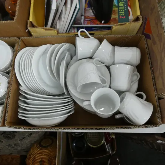 WHITE JAPANESE PART DINNER SERVICE