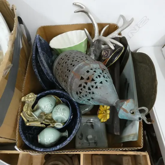 BOX LOT ASST. DECOR PCES; LANTERN, CERAMICS ETC