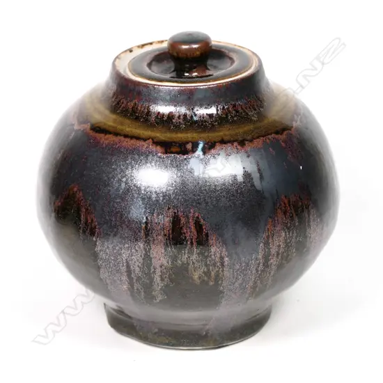 Graeme Storm porcelain lidded spherical jar c.1970