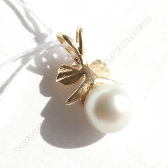 12CT GOLD & CULTURED PEARL PENDANT ORCHID MOUNT