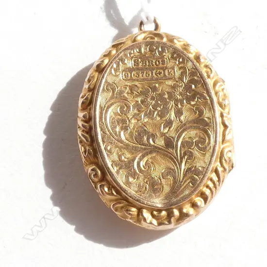 (19732)  EDW 9CT GOLD LOCKET ENGRAVED. BIRM,1909