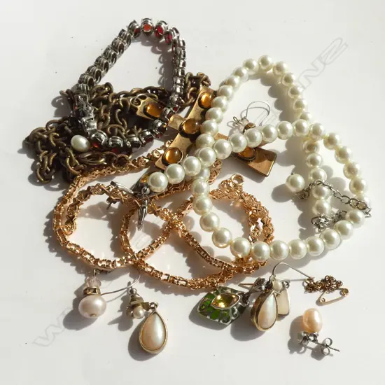 SMALL BOX OF ASST. JEWELLERY