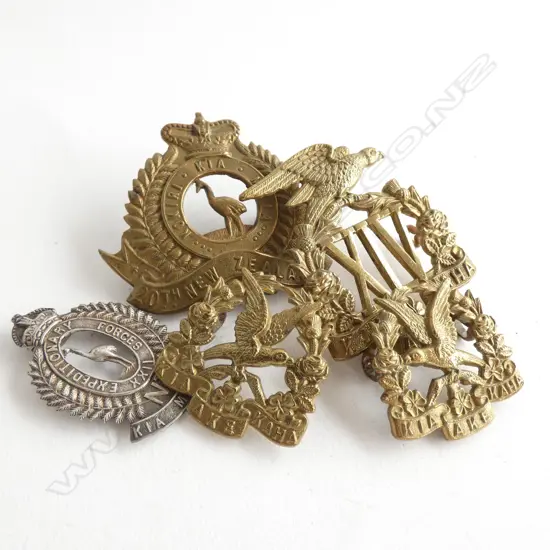 5 NZ WAR BADGES