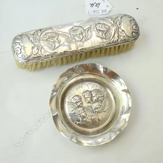 STG SILVER REYNOLDS ANGELS DISH & CLOTHES BRUSH CHESTER 1907/BIRM.1911