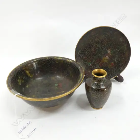 3 CLOISONNE - VASE / PLATE & BOWL (DIA 155MM) + 2 WOODEN STANDS 1 A/F