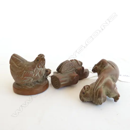3 BOXWOOD OKIMONO; CICADA, SQUIRREL & SACK AF, CHICKEN