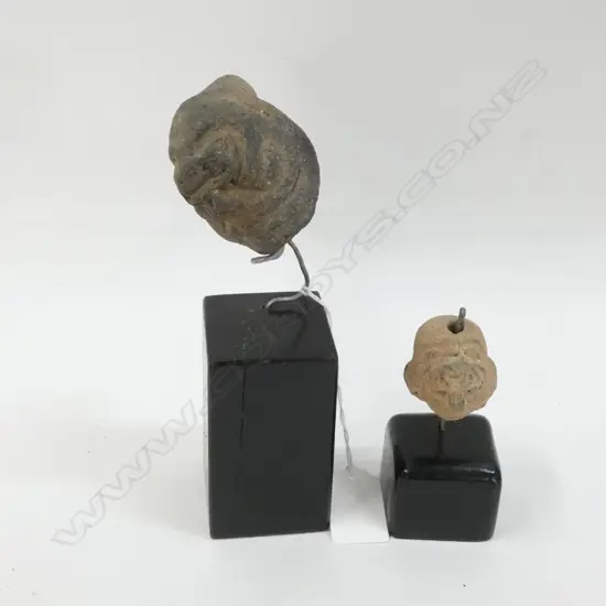 2 SMALL SOUTH AMERICAN SCULPTURAL HEADS H.180mm