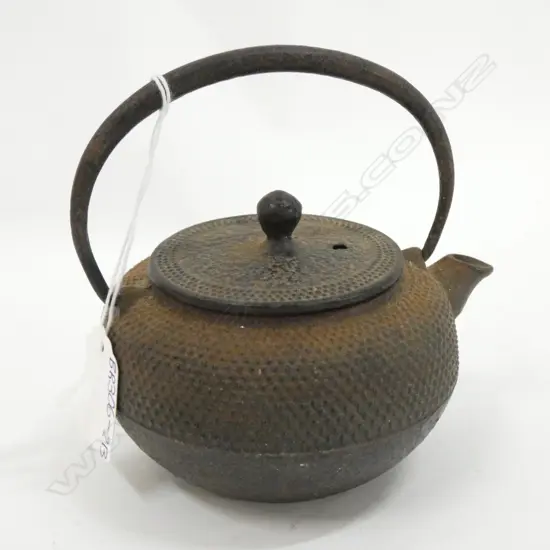 ORIENTAL CAST IRON TEAPOT - SWING HANDLE  H 440MM. 