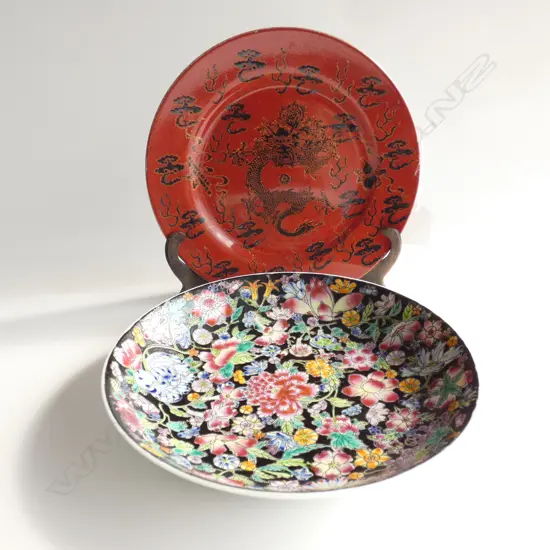 2 CHINESE PLATES; BLACK FAMILLE ROSE & IRON RED DRAGON 205mm dia