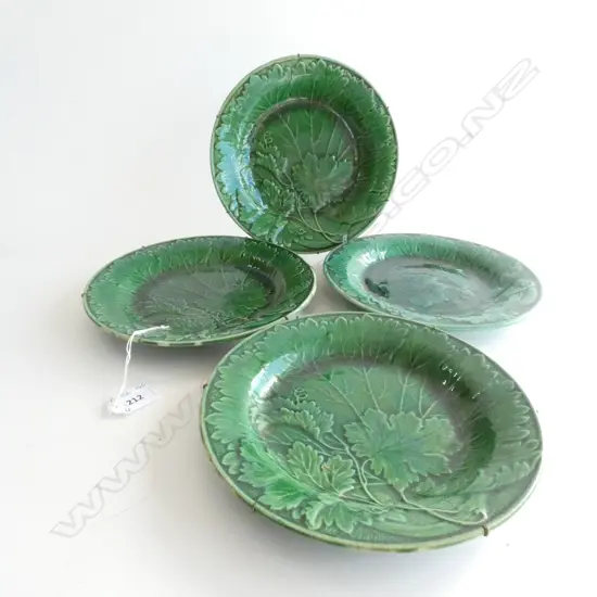4 GREEN MAJOLICA PLATES - DIA 220MM