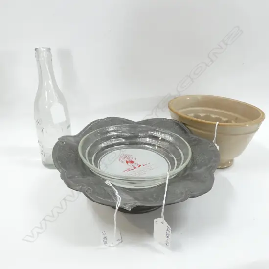 OLD PEWTER BOWL (DIA 260MM) CREAMOATA BOWL  / JELLY MOLD + H. MARTIN GLASS BOTTLE