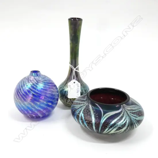 2 ART GLASS VASES AND A BOWL