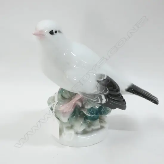 GERMAN PORCELAIN SEAGULL FIGURE H.195mm